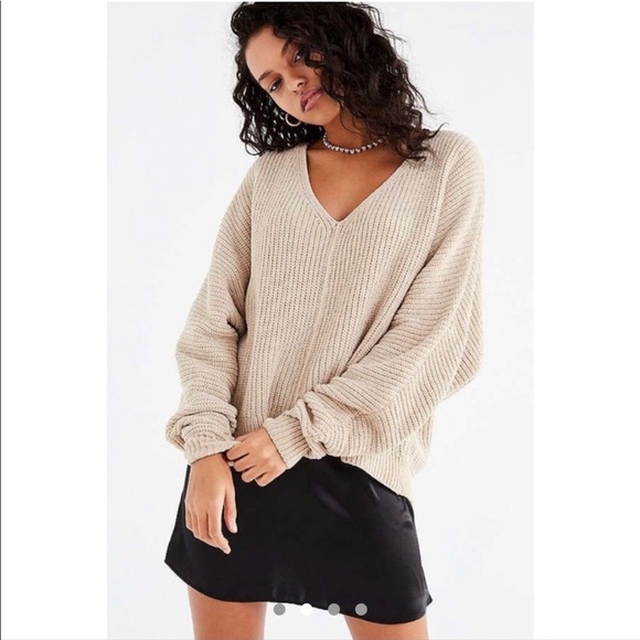 Urban Outfitters V Neck Oversize Chenille Sweater - Picture 2 of 3